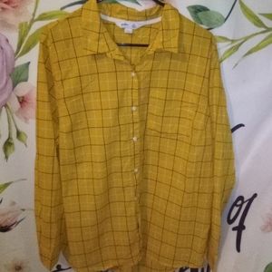 Old Navy. XL button up shirt 💛💛
